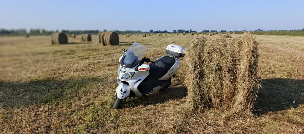 Burgman 650 белый 2003 г.в.