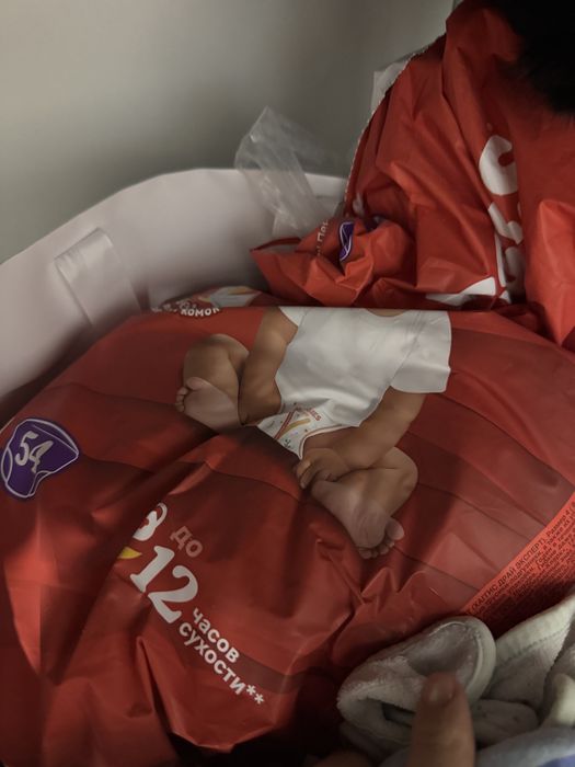 Детские игрушки вещи памперсы