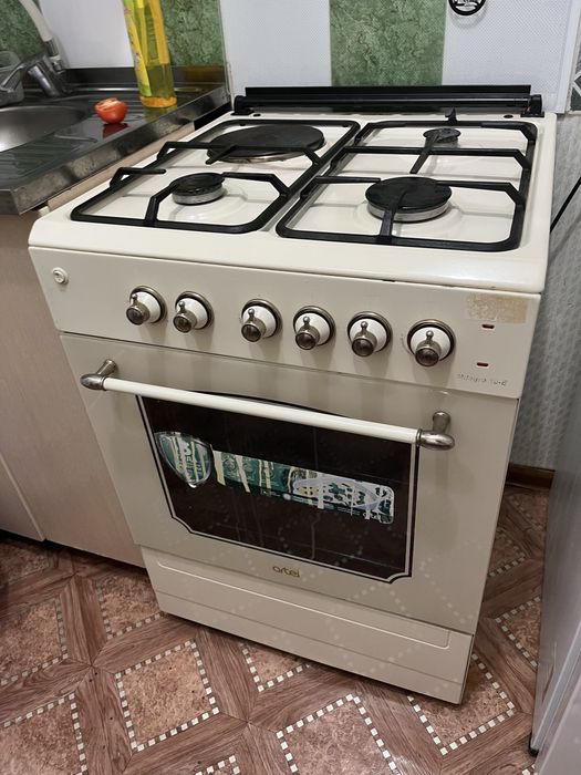 Продам газовую плиту