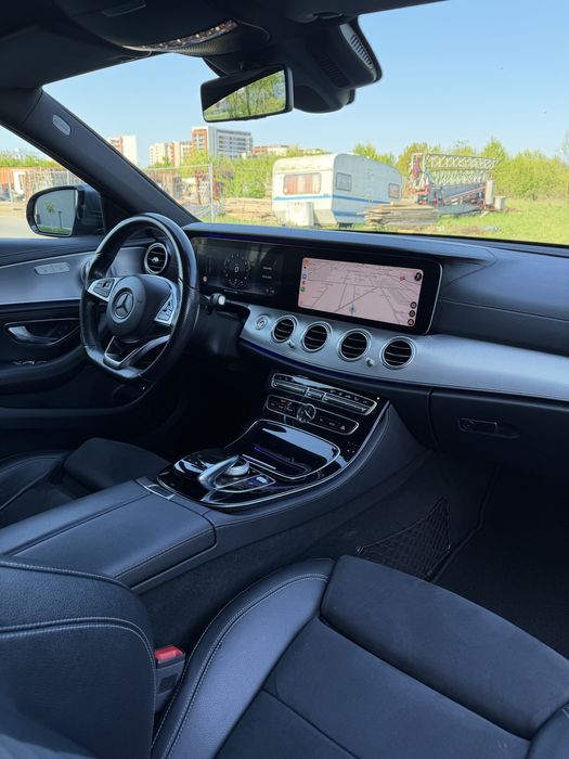 Mercedes-Benz E 400 4MATIC AMG | 333 CP | AIRMATIC | FULL Istoric |