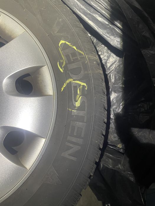 Roti 195/65/15. 5x112 vredestein iarna