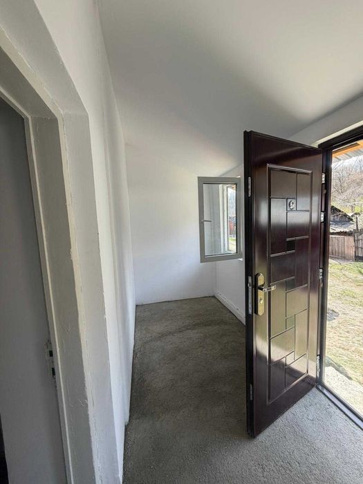 Schimb/vand apartament cu 2 camere Aninoasa