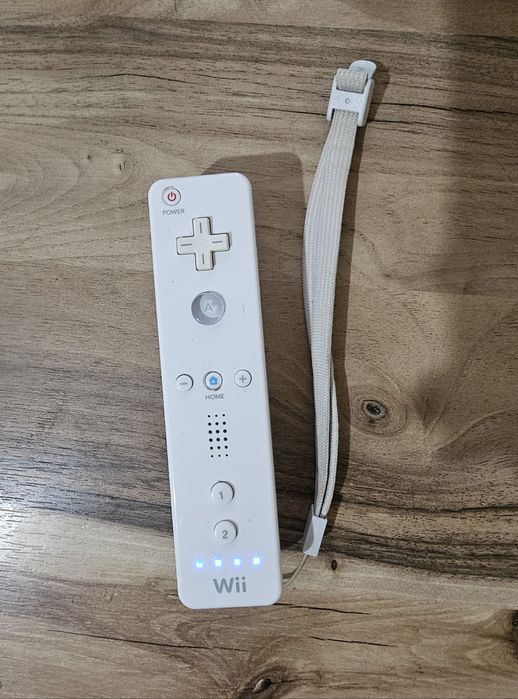 Wii контролер с Motion Plus, оригинален Nunchuk и силиконов калъф