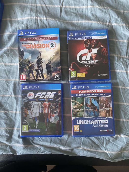 PlayStation 4 (PS4) с 2 контролера и 8 игри