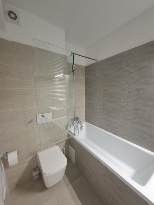 Cabine de dus la comanda!