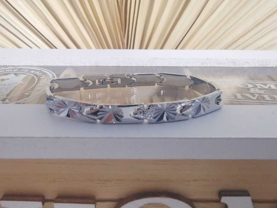 Гривни от медицинска стомана