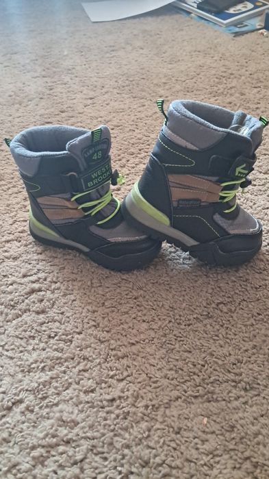 Продам детские сапоги