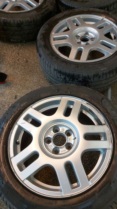 Cauciucuri cu jenți