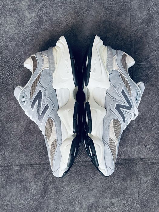 Adidasi New Balance 9060 Gri
