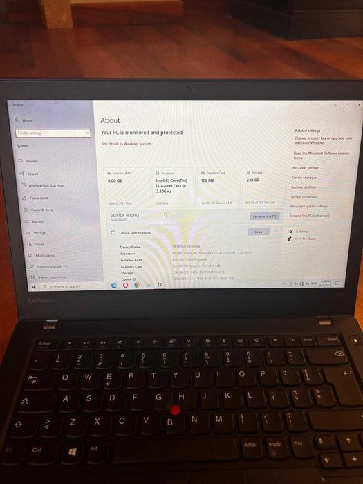 Laptop Lenovo. 238 GB. Aproape nefolosit!