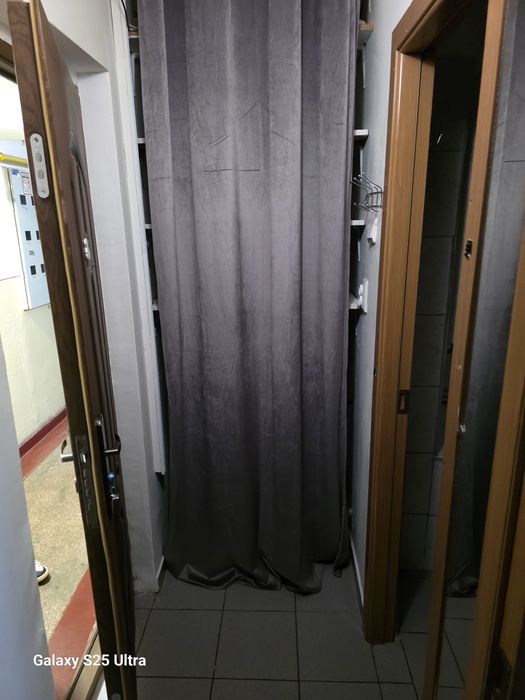 Închiriez garsoniera