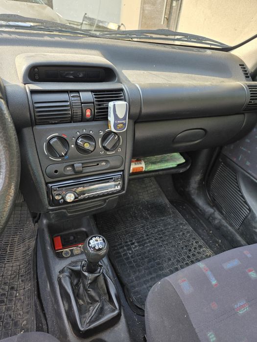 Гаражен опел без следи от ръжда