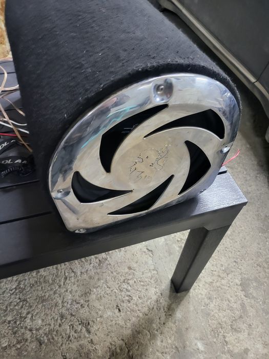 Продам сабвуфер саб