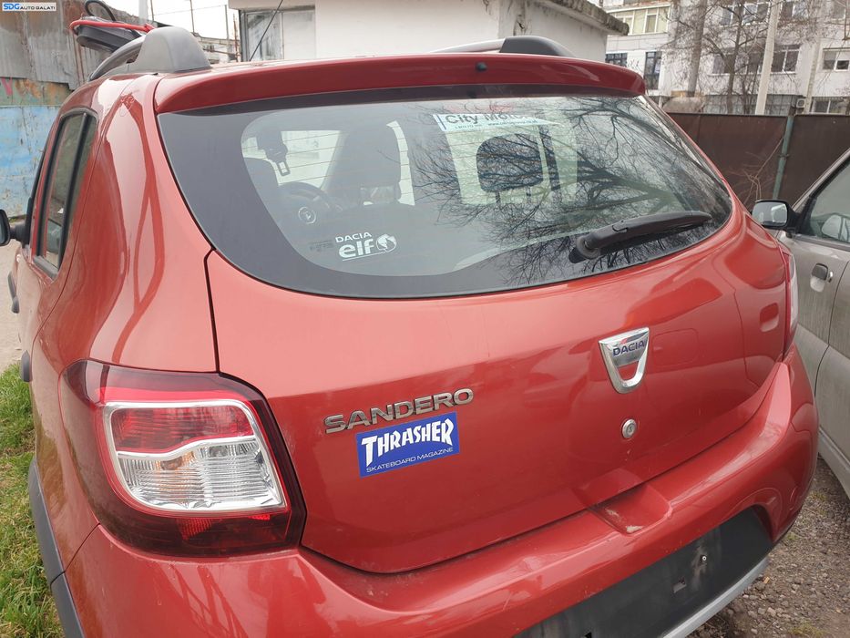 Hayon Haion Portbagaj Dezechipat cu Luneta Geam Sticla Dacia Sandero 2 2012 - 2016 Culoare Fire Red Metallic / Pearl TEB76 [K4324]