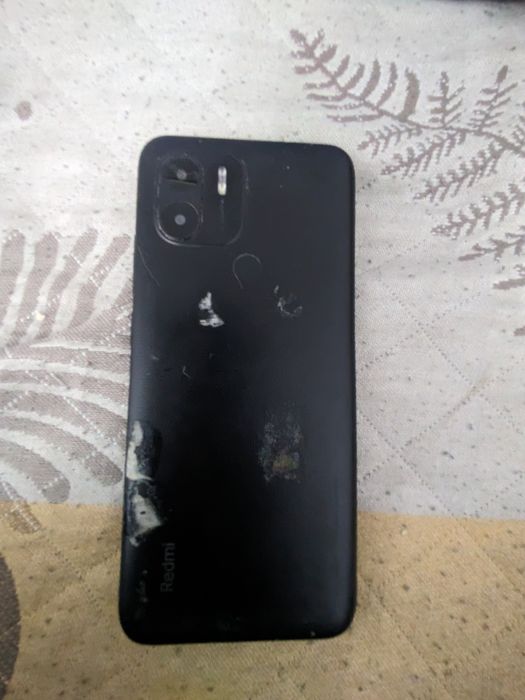 Продам Redmi A1 рабочие экран только разбит