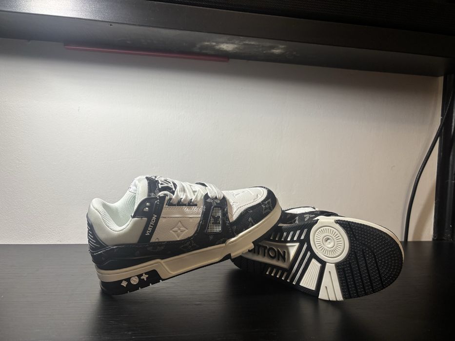 Papuci Louis Vuitton Trainer