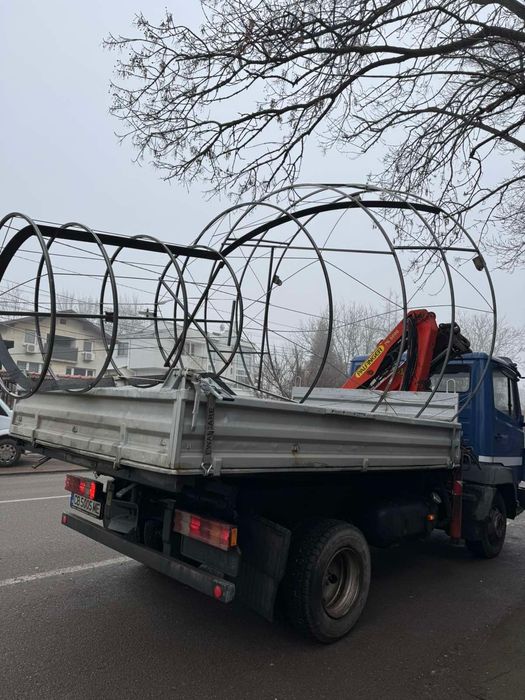 Камион с кран – палети, дървен материал, строителни товари