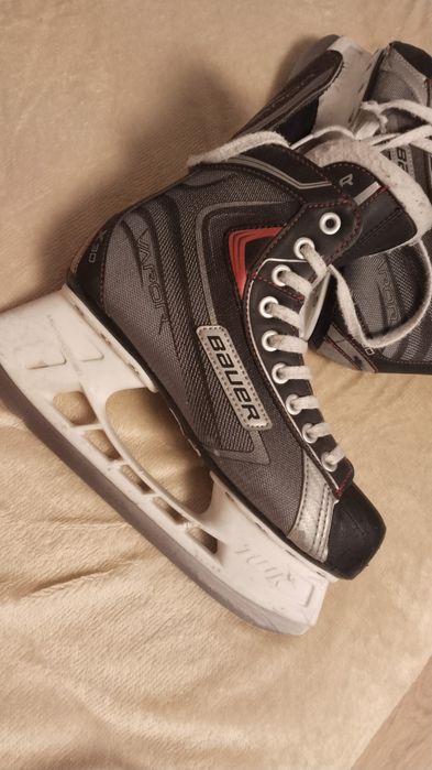 Продам коньки Bauer