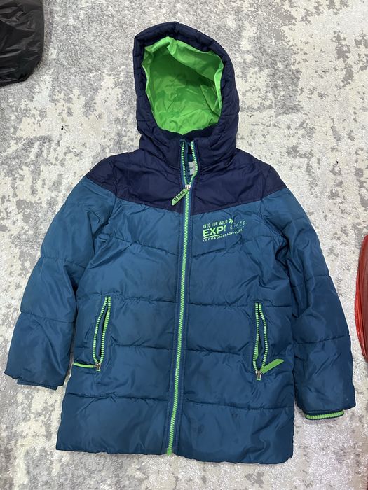 На девочку одежда