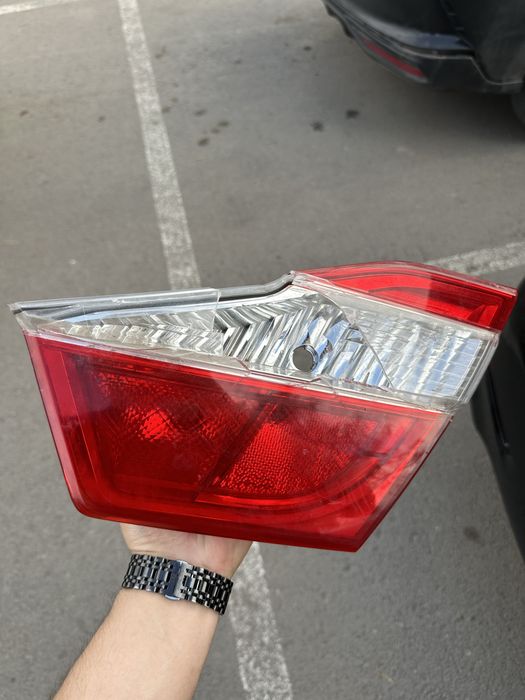 Продам фару на камри