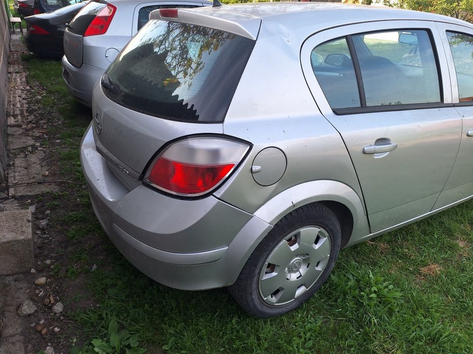 Dezmembrez opel astra h 1.7