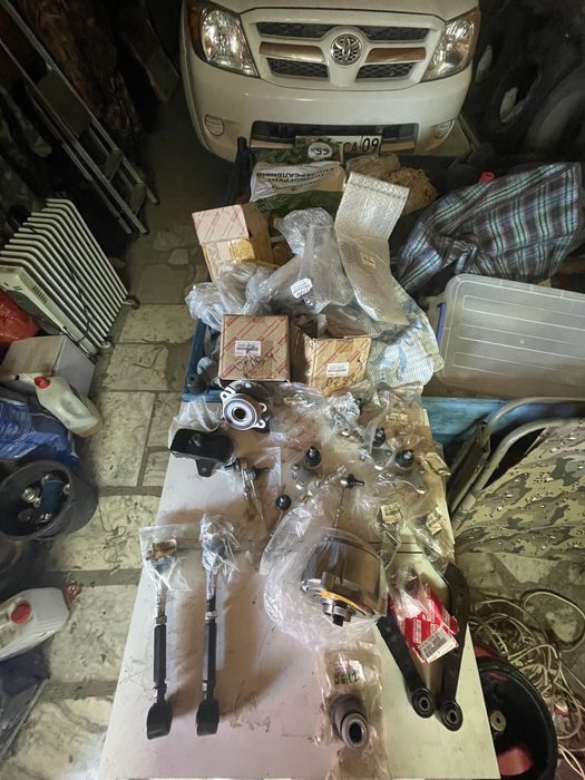 Запчасти на Tayota Rav4