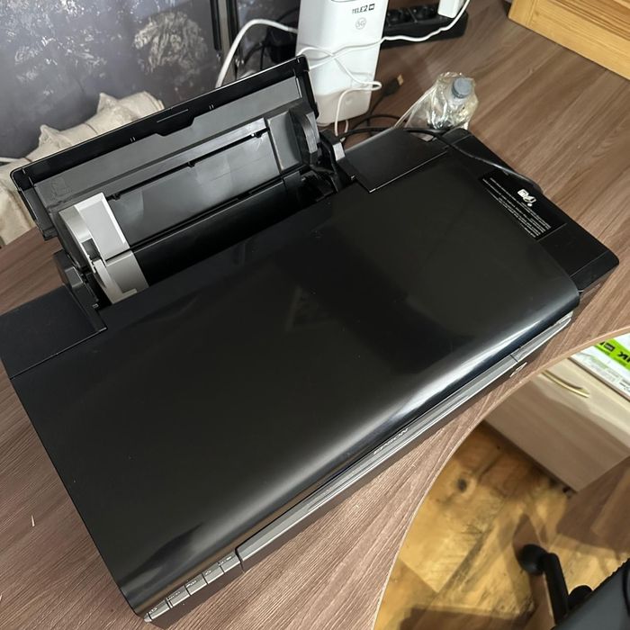 Продам струйный принтер EPSON L805