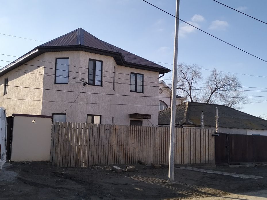 Продам коттедж в центре города