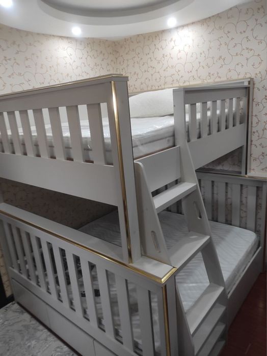 Mebel sotiladi holati juda yahshi matrasi ortopedik