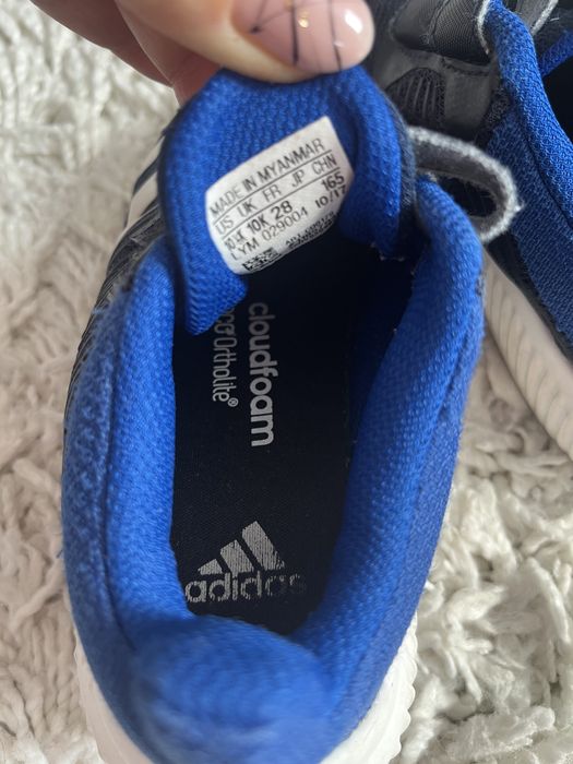 Маратонки adidas адидас