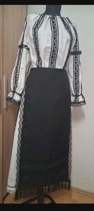 Costum popular nou mărimea M-L