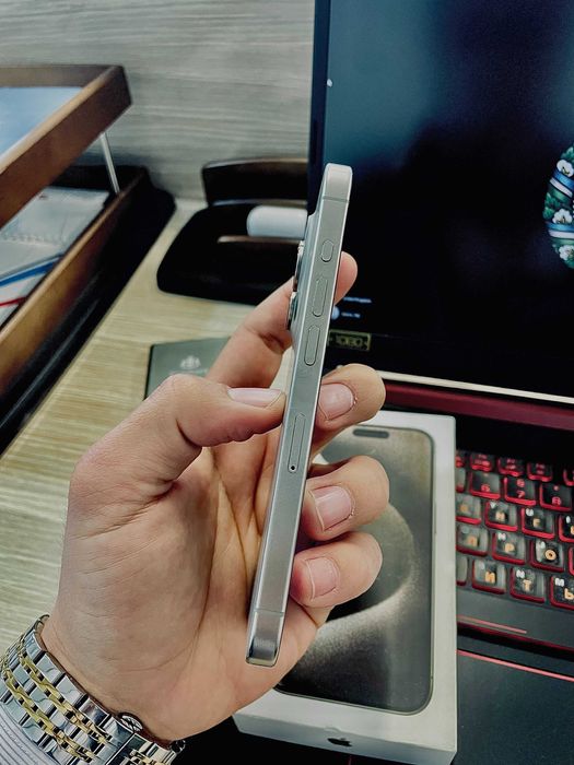 Iphone 15 Pro Natural (Sim)