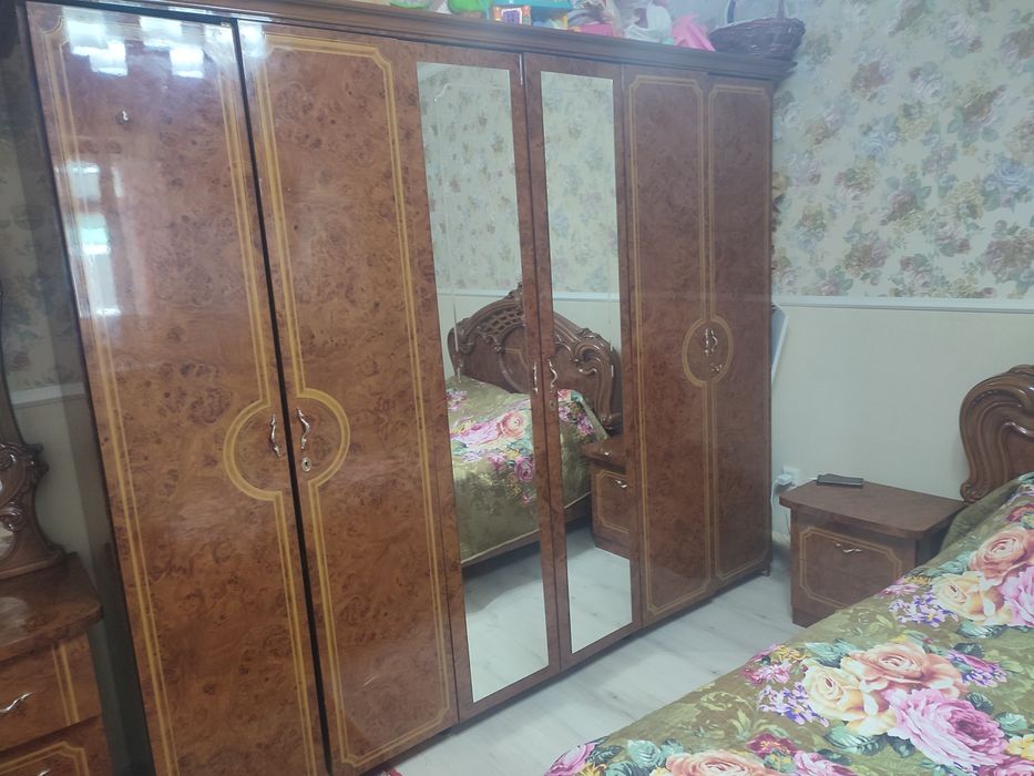 Спальный гарнитур