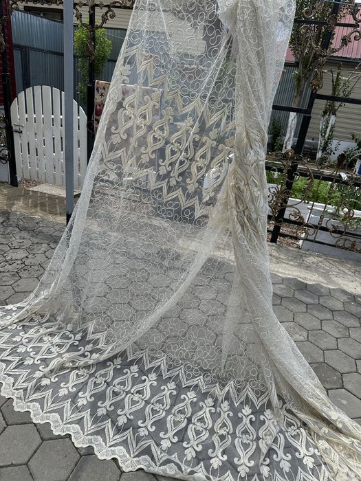 Тюль французская сетка с золотым шитьем, цвет айвори