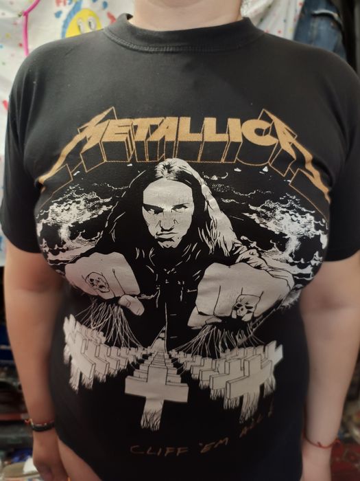 Tricou și banner Metallica