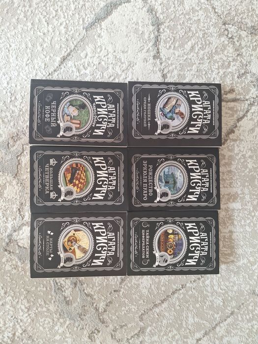 Продаются книги.