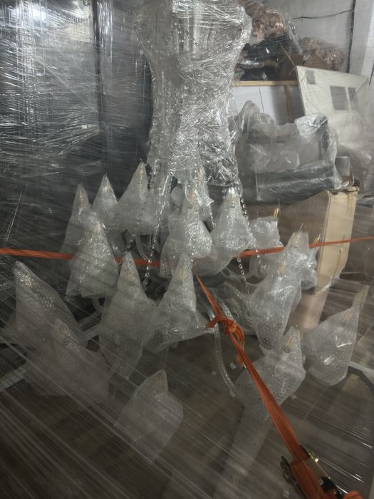 Продам люстры для банкетного зала