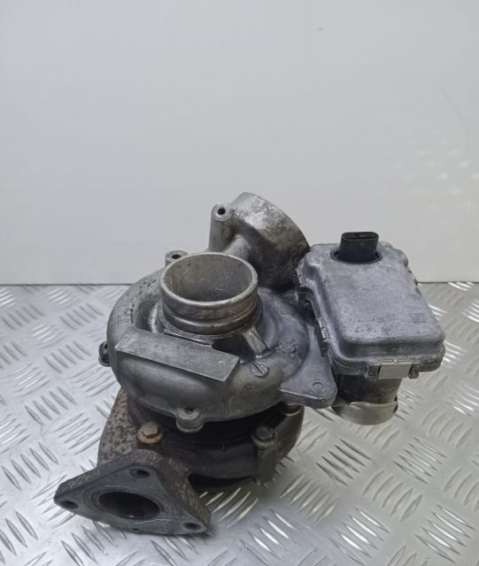 Turbina Turbosuflanta Turbo 2.2 CDI A6510901180 Mercedes-Benz C-Class