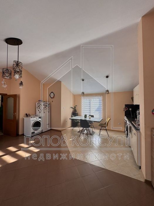 Продава се Четиристаен апартамент в Пловдив, Кършияка - 94 кв.м за 1085 €/кв.м - Снимка #2