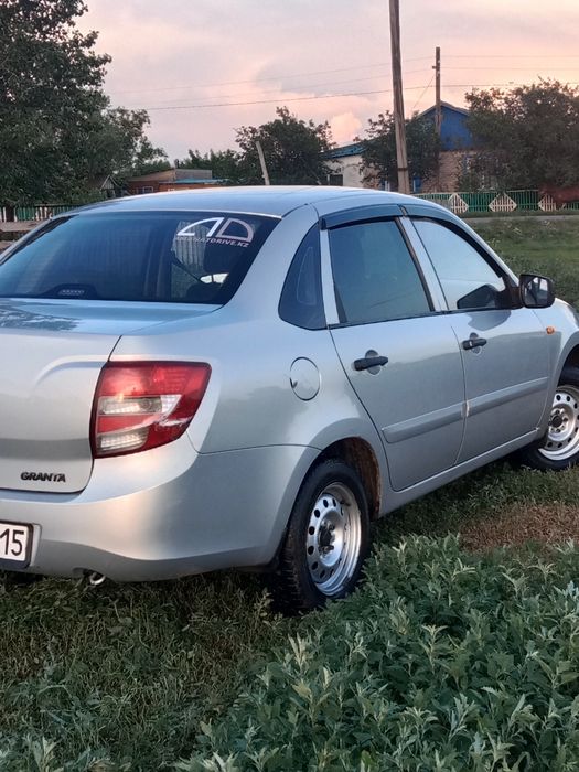 Продаётся Лада гранта 2013 года