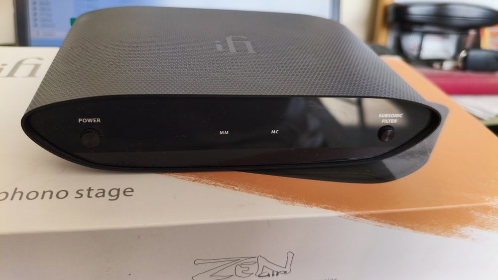 Preamplificator Phono IFI Zen cu alimentator  iFI I power