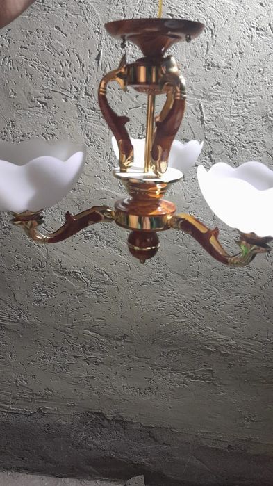 Продам люстру трёхрожковую