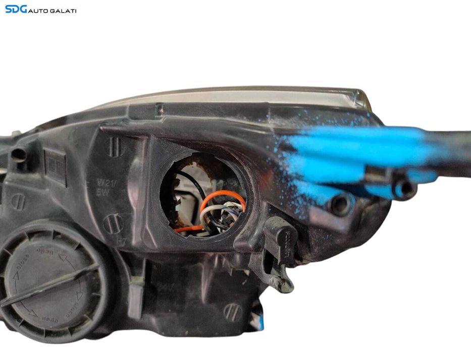 Far Dreapta FARA Xenon Opel Insignia A 2008 - 2016 (Topit Soclu Semnzalizare) [L5578]