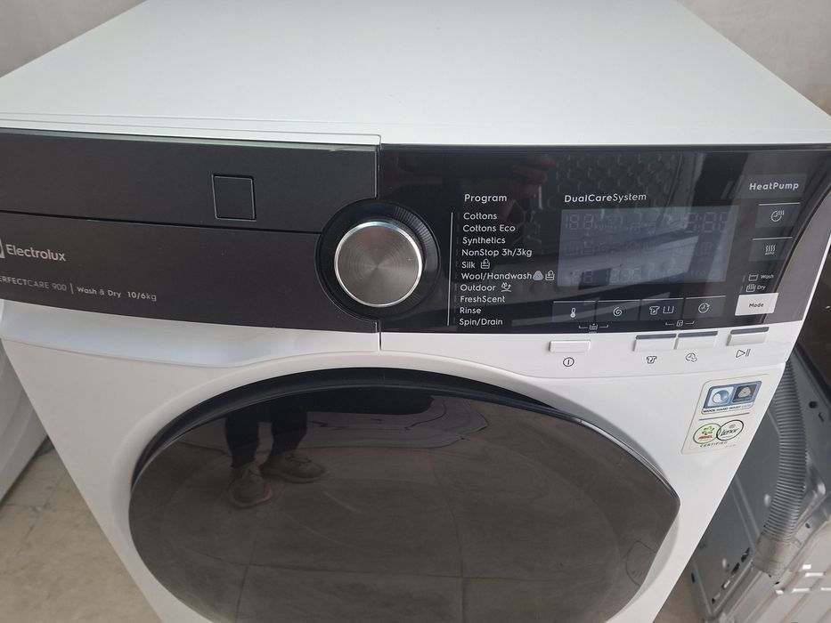Пералня със сушилня Electrolux