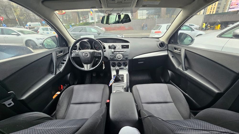 Vând mazda 3 din 2010