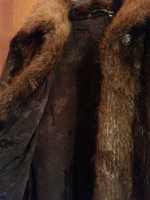 Ново дълго кожено палто от нутрия, цели кожи