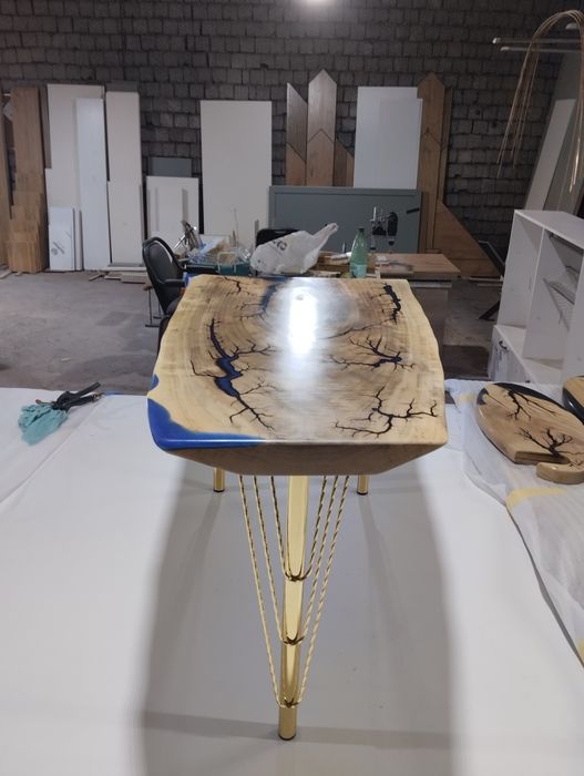 Антикварный кофейный стол