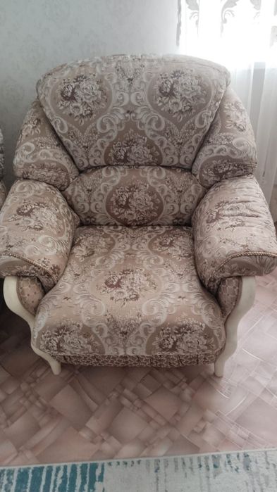 Продам диван и кресла