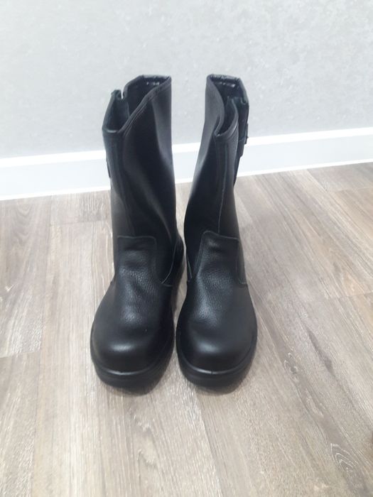 Летни етік сатылады 44 размер.