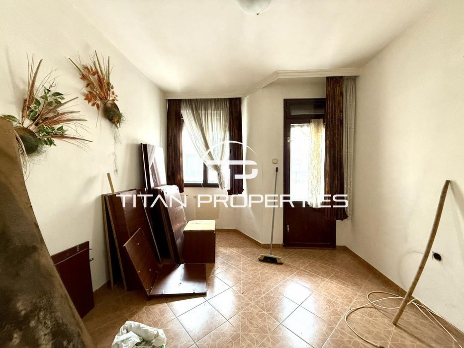 Тристаен апартамент за продажба в кв.Мараша